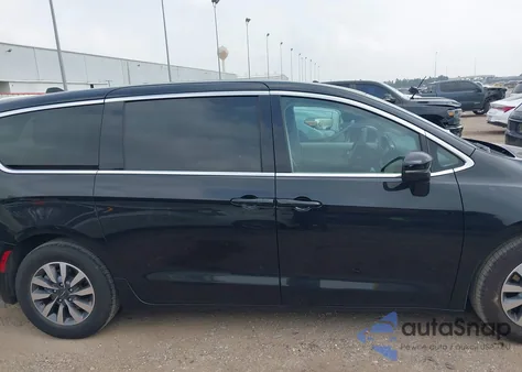 2023 Chrysler Pacifica Hybrid Touring L z USA, uszkodzony, nr VIN 2C4RC1L75PR611591